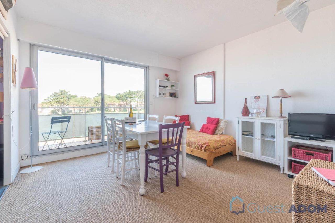 Studio Les Pieds Dans L'Eau Bord De Mer Prefailles Exterior photo